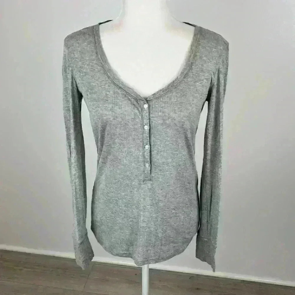 Victoria’s Secret Grey Long Sleeve Button Front Top Size M